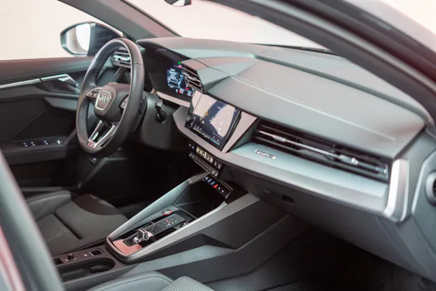 AUDI S3 Limousine 2.0 TFSI quattro S-Tronic / / Virtual Cockpit / Abstand-tempomat / Sitzheizung