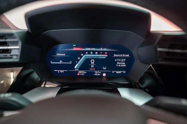 AUDI S3 Limousine 2.0 TFSI quattro S-Tronic / / Virtual Cockpit / Abstand-tempomat / Sitzheizung