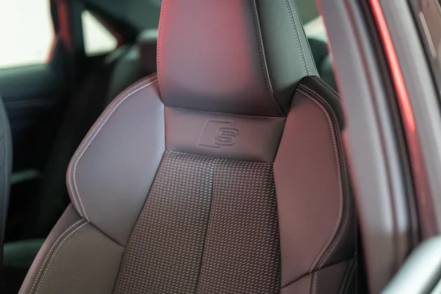 AUDI S3 Limousine 2.0 TFSI quattro S-Tronic / / Virtual Cockpit / Abstand-tempomat / Sitzheizung