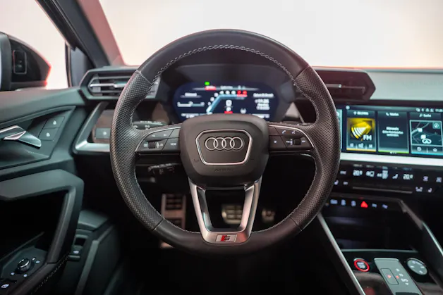AUDI S3 Limousine 2.0 TFSI quattro S-Tronic / / Virtual Cockpit / Abstand-tempomat / Sitzheizung