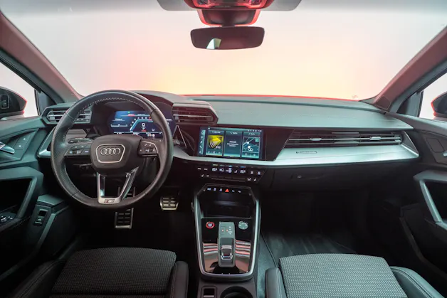 AUDI S3 Limousine 2.0 TFSI quattro S-Tronic / / Virtual Cockpit / Abstand-tempomat / Sitzheizung