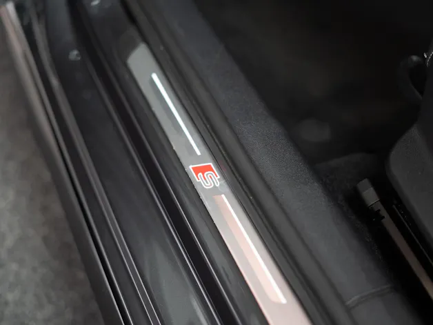 AUDI S3 Limousine 2.0 TFSI quattro S-Tronic / / Virtual Cockpit / Abstand-tempomat / Sitzheizung