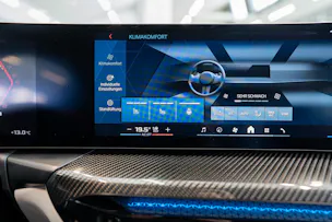 BMW M3 Competition xDrive Touring / LCI / Carbon Paket / Alcantara Lenkrad /