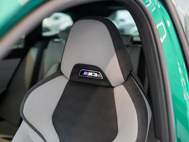 BMW M3 Competition xDrive Touring / LCI / Carbon Paket / Alcantara Lenkrad /
