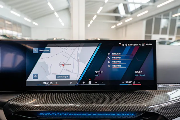 BMW M3 Competition xDrive Touring / LCI / Carbon Paket / Alcantara Lenkrad /