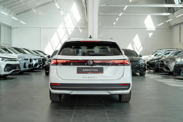 VW Passat Variant 2.0 TDI Business DSG / CH-Fahrzeug / Head-Up / El. Sitze