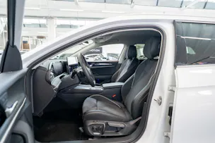 VW Passat Variant 2.0 TDI Business DSG / CH-Fahrzeug / Head-Up / El. Sitze