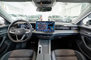 VW Passat Variant 2.0 TDI Business DSG / CH-Fahrzeug / Head-Up / El. Sitze