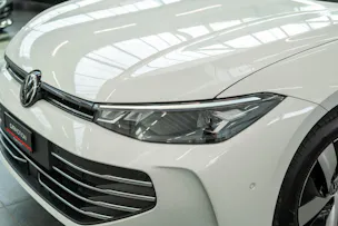 VW Passat Variant 2.0 TDI Business DSG / CH-Fahrzeug / Head-Up / El. Sitze