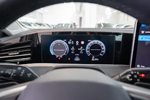 VW Passat Variant 2.0 TDI Business DSG / CH-Fahrzeug / Head-Up / El. Sitze
