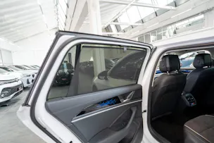 VW Passat Variant 2.0 TDI Business DSG / CH-Fahrzeug / Head-Up / El. Sitze
