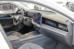VW Passat Variant 2.0 TDI Business DSG / CH-Fahrzeug / Head-Up / El. Sitze