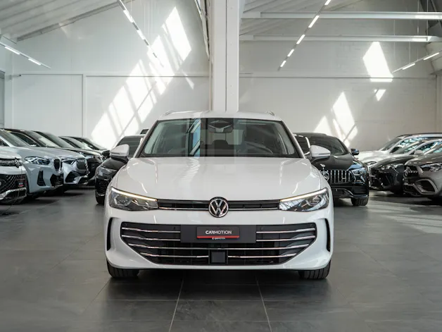 VW Passat Variant 2.0 TDI Business DSG / CH-Fahrzeug / Head-Up / El. Sitze