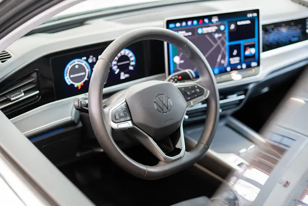 VW Passat Variant 2.0 TDI Business DSG / CH-Fahrzeug / Head-Up / El. Sitze