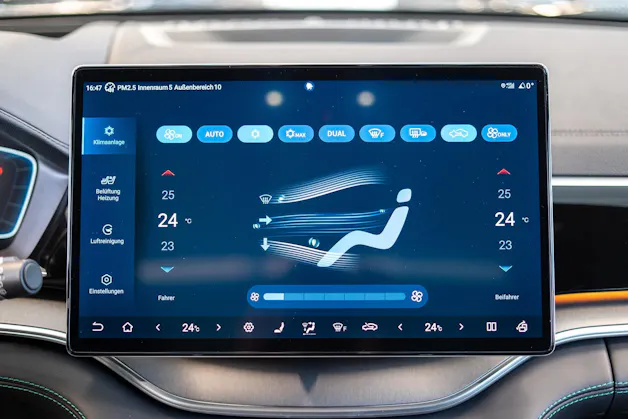 BYD Seal U DM-i Design AWD / Panorama / Head-Up Display / 360° Kamera / sofort verfügbar