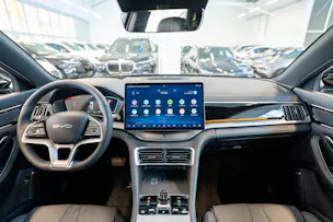 BYD Seal U DM-i Design AWD / Panorama / Head-Up Display / 360° Kamera / sofort verfügbar