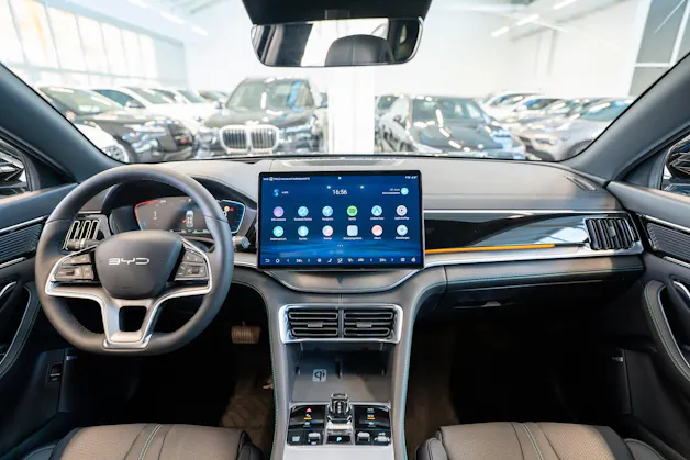 BYD Seal U DM-i Design AWD / Panorama / Head-Up Display / 360° Kamera / sofort verfügbar