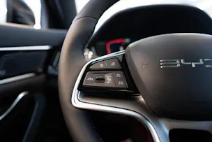 BYD Seal U DM-i Design AWD / Panorama / Head-Up Display / 360 Kamera / sofort verfügbar