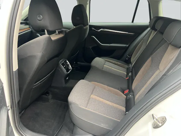 SKODA Octavia Combi 2.0 TDI DSG Scout 4x4