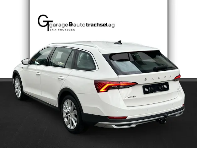 SKODA Octavia Combi 2.0 TDI DSG Scout 4x4