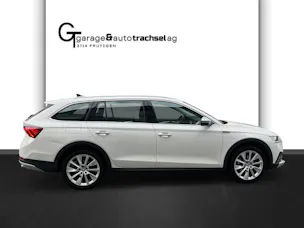SKODA Octavia Combi 2.0 TDI DSG Scout 4x4