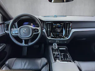 VOLVO S60 2.0 T8 TE Ultimate Dark eAWD