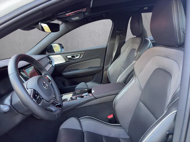 VOLVO S60 2.0 T8 TE Ultimate Dark eAWD