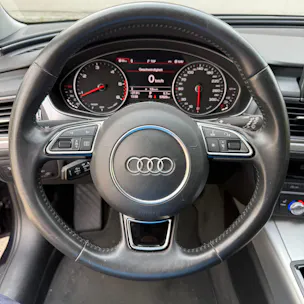 AUDI A6 Avant 2.0 TDI S-tronic *S-LINE*
