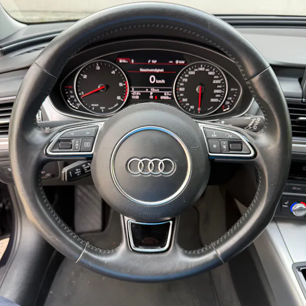 AUDI A6 Avant 2.0 TDI S-tronic *S-LINE*