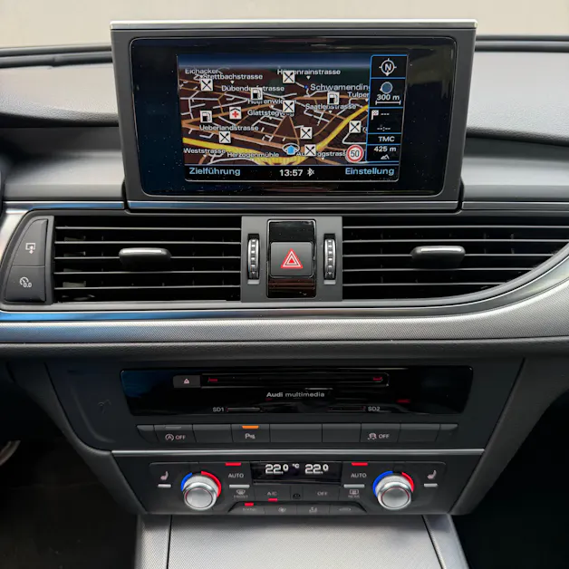 AUDI A6 Avant 2.0 TDI S-tronic *S-LINE*