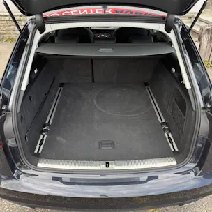 AUDI A6 Avant 2.0 TDI S-tronic *S-LINE*