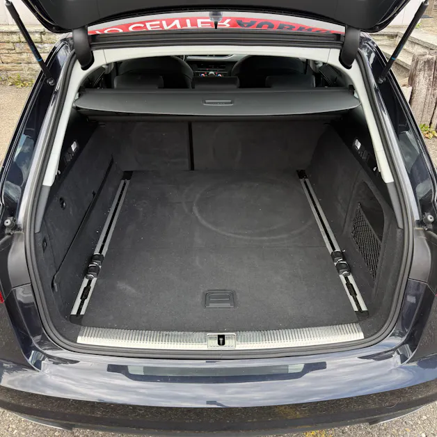 AUDI A6 Avant 2.0 TDI S-tronic *S-LINE*