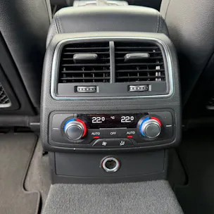 AUDI A6 Avant 2.0 TDI S-tronic *S-LINE*