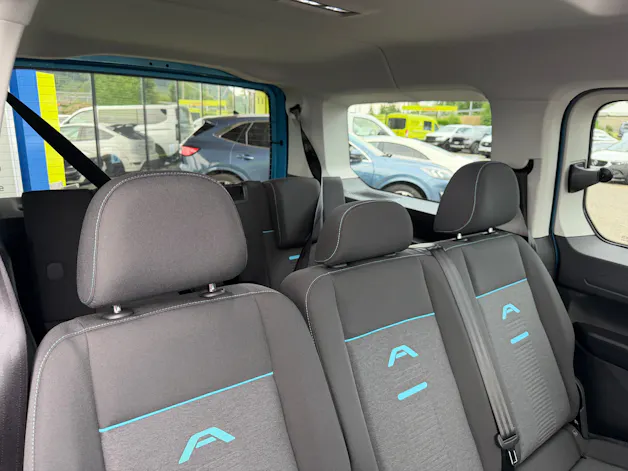 FORD Grand Tourneo Connect 1.5 PHEV Active Automat