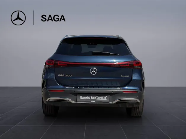 MERCEDES-BENZ EQA 300 Swiss Star AMG Line 4matic