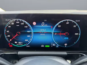 MERCEDES-BENZ EQA 300 Swiss Star AMG Line 4matic