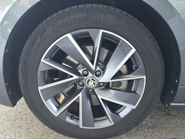 SKODA Enyaq iV 80x SportLine