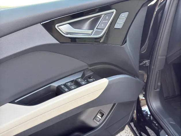 AUDI Q4 e-tron 40