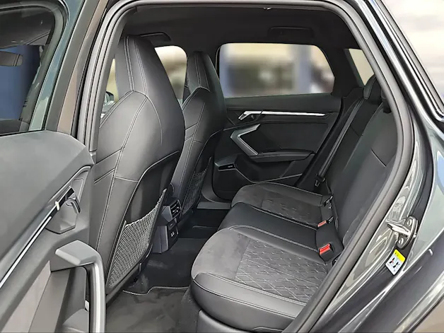 AUDI A3 Sportback TFSI 150 kW quattro S line S tronic Mythosschwarz Metallic