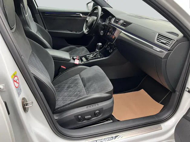 SKODA Superb Combi 2.0 TSI SportLine+ DSG 4x4