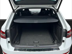 SKODA Superb Combi 2.0 TSI SportLine+ DSG 4x4