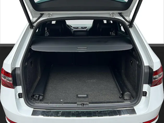SKODA Superb Combi 2.0 TSI SportLine+ DSG 4x4