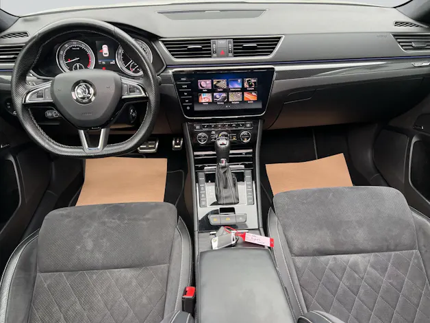 SKODA Superb Combi 2.0 TSI SportLine+ DSG 4x4