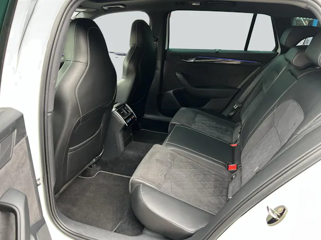 SKODA Superb Combi 2.0 TSI SportLine+ DSG 4x4