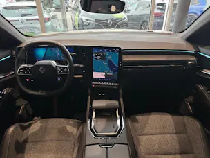 RENAULT Rafale 1.2 E-Tech Hybrid 200 Techno