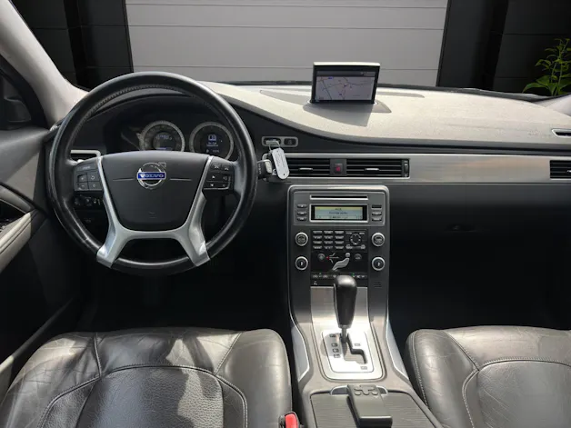 VOLVO V70 2.0T Momentum