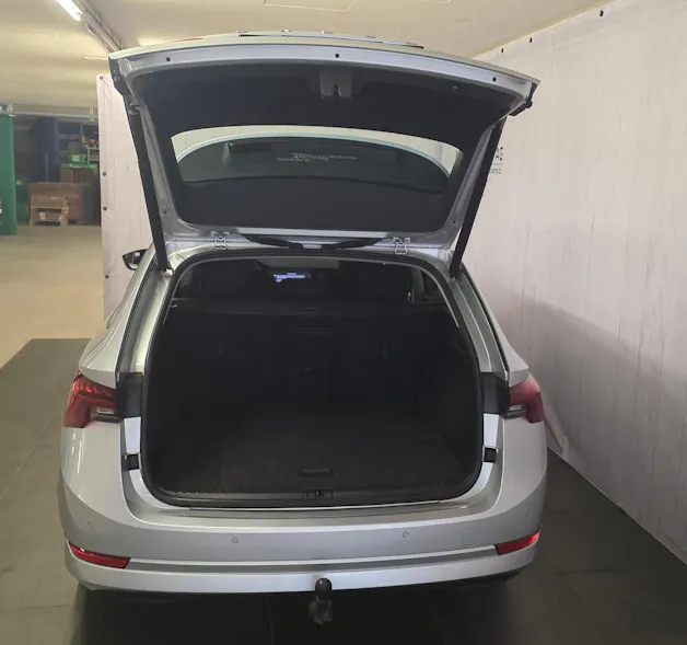 SKODA Octavia Combi 2.0 TDI DSG Ambition