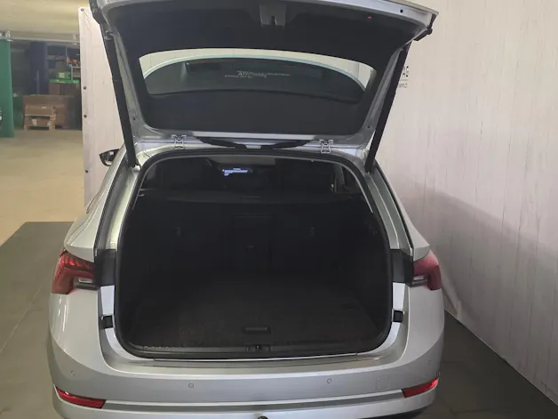 SKODA Octavia Combi 2.0 TDI DSG Ambition
