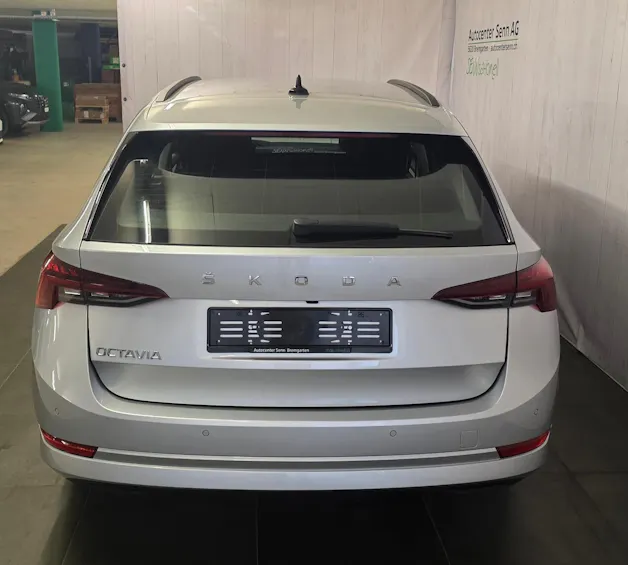 SKODA Octavia Combi 2.0 TDI DSG Ambition