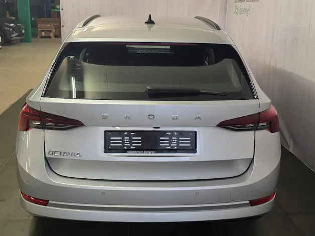 SKODA Octavia Combi 2.0 TDI DSG Ambition